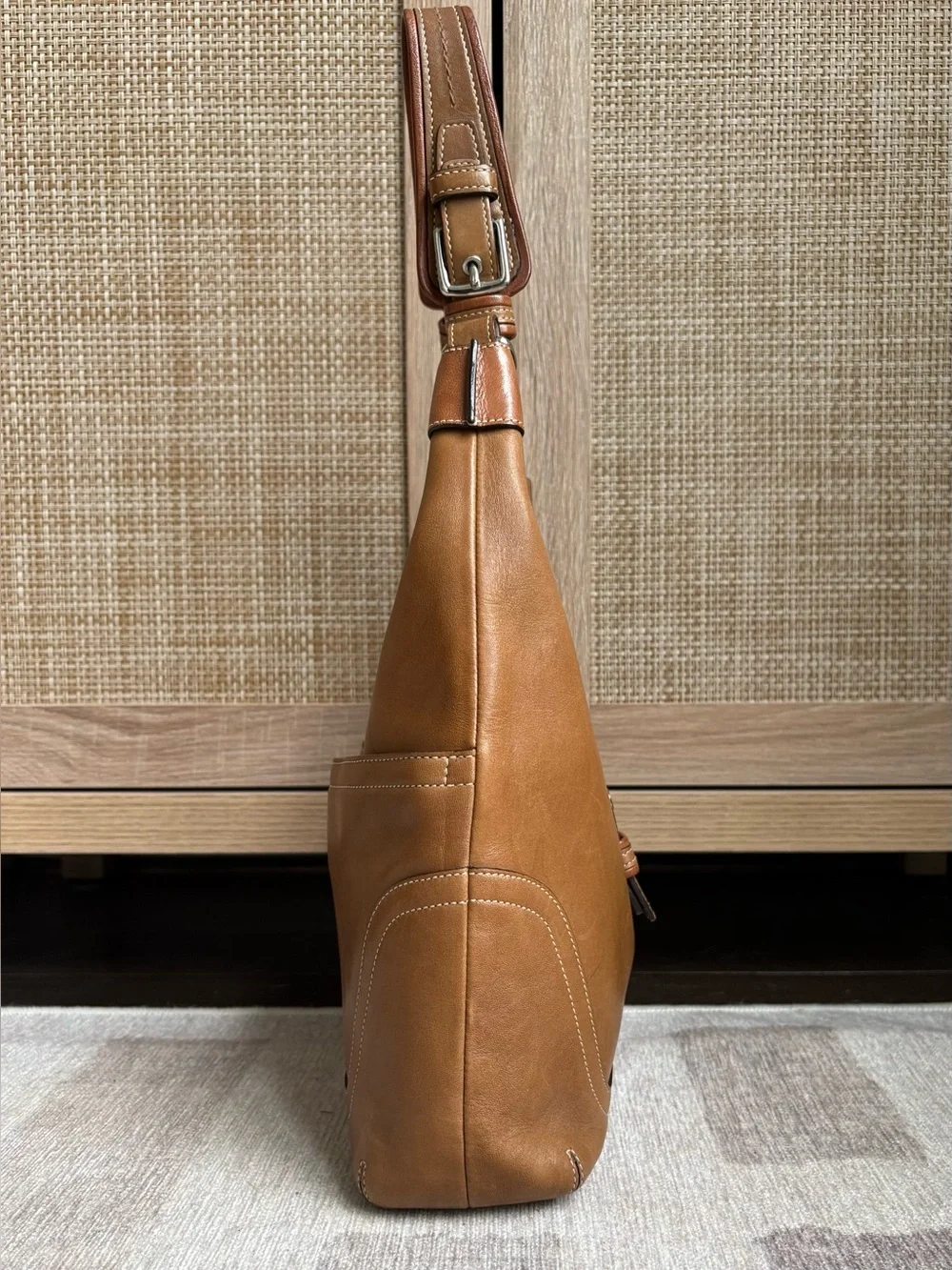 COACH Hampton Soho Hobo Tan Leather Buckle Flap Y2K Shoulder Bag Handbag *READ*